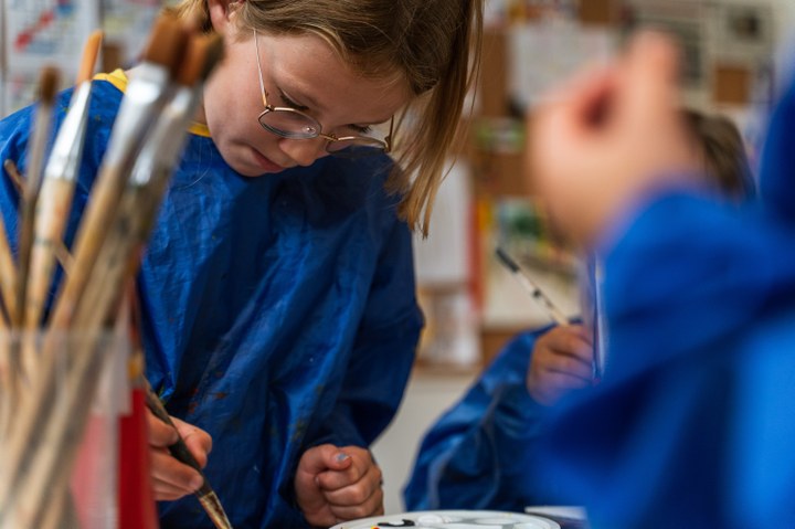 Kinderworkshop: Servies schilderen = VOLGEBOEKT